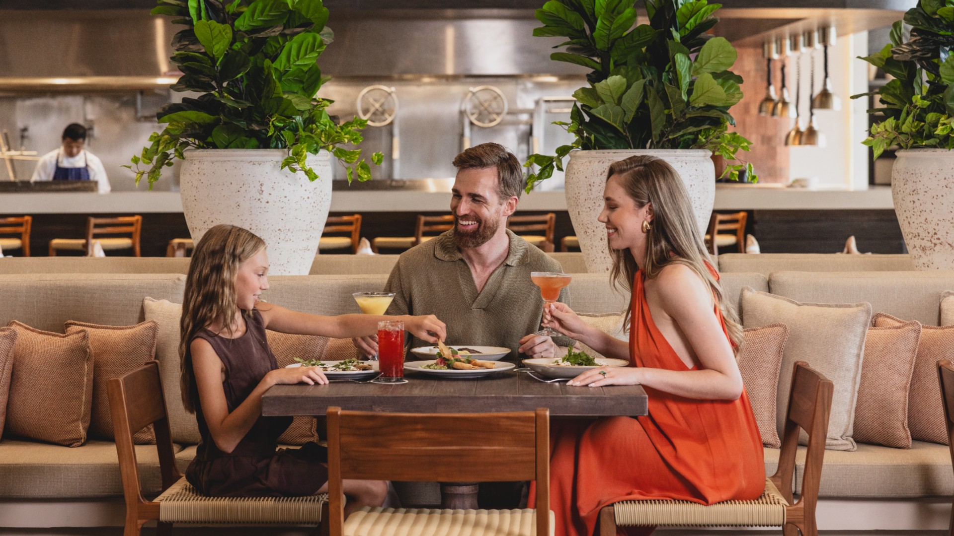 Family dining at Veranda